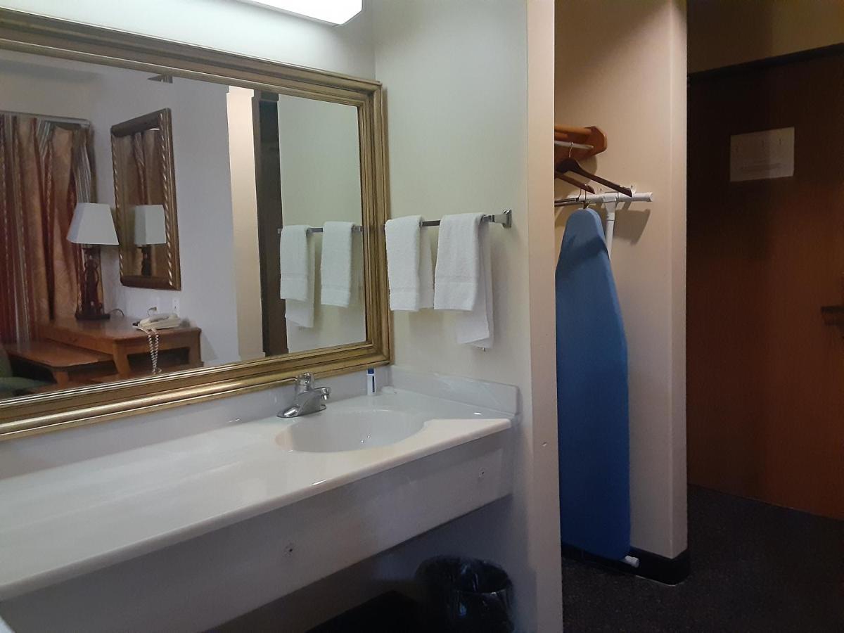 American Inn And Suites Ionia Luaran gambar