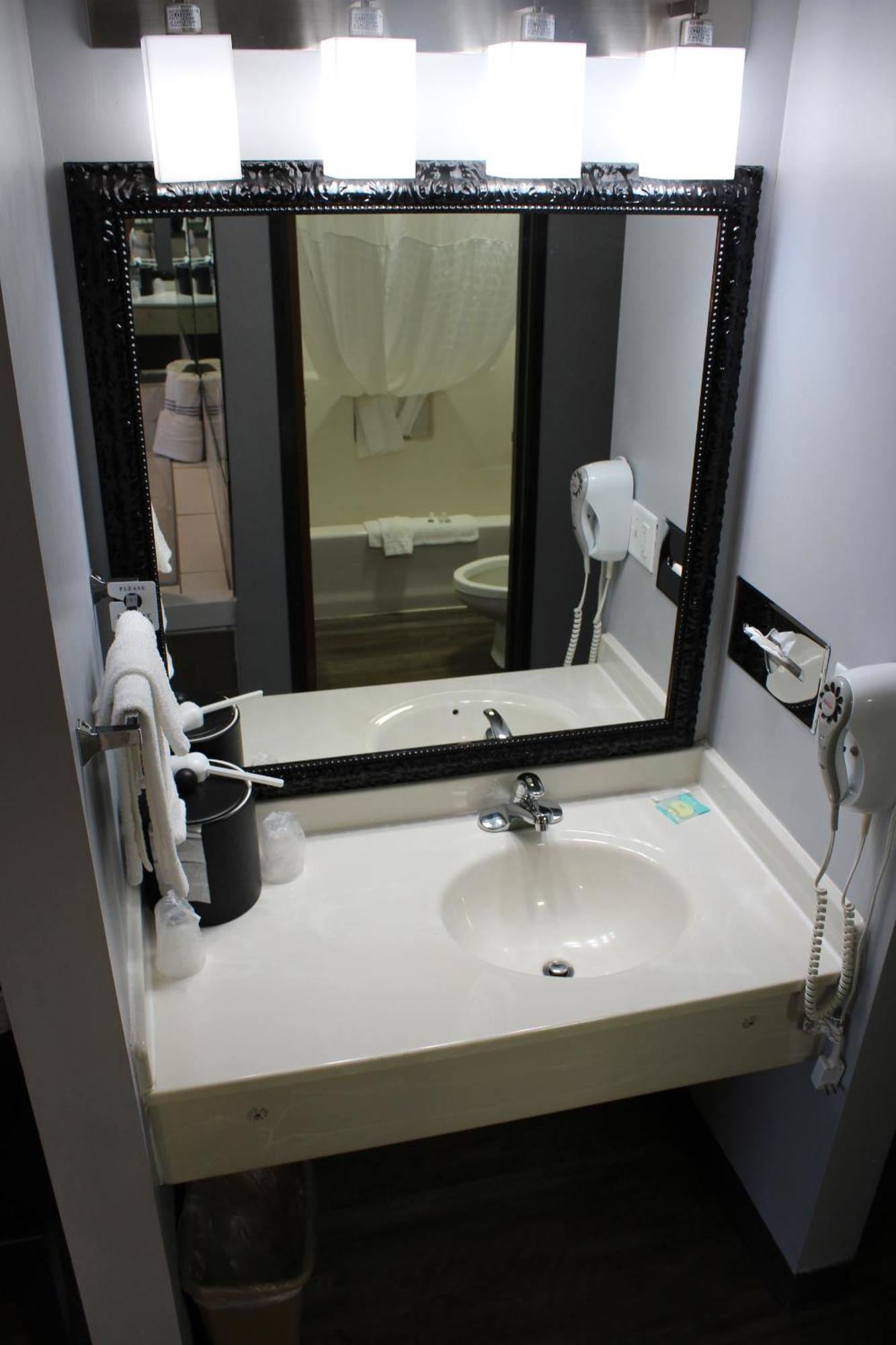 American Inn And Suites Ionia Luaran gambar