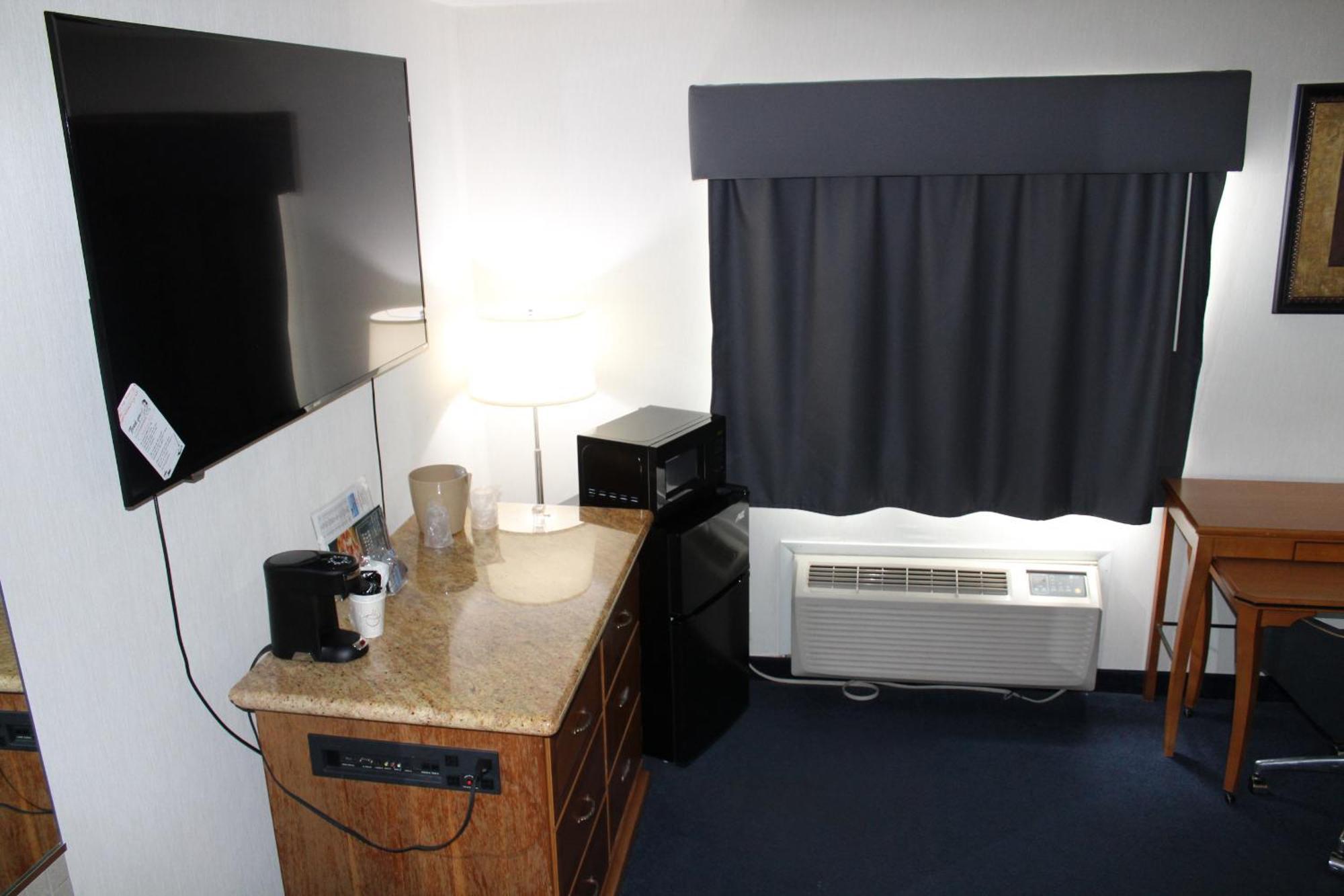 American Inn And Suites Ionia Luaran gambar